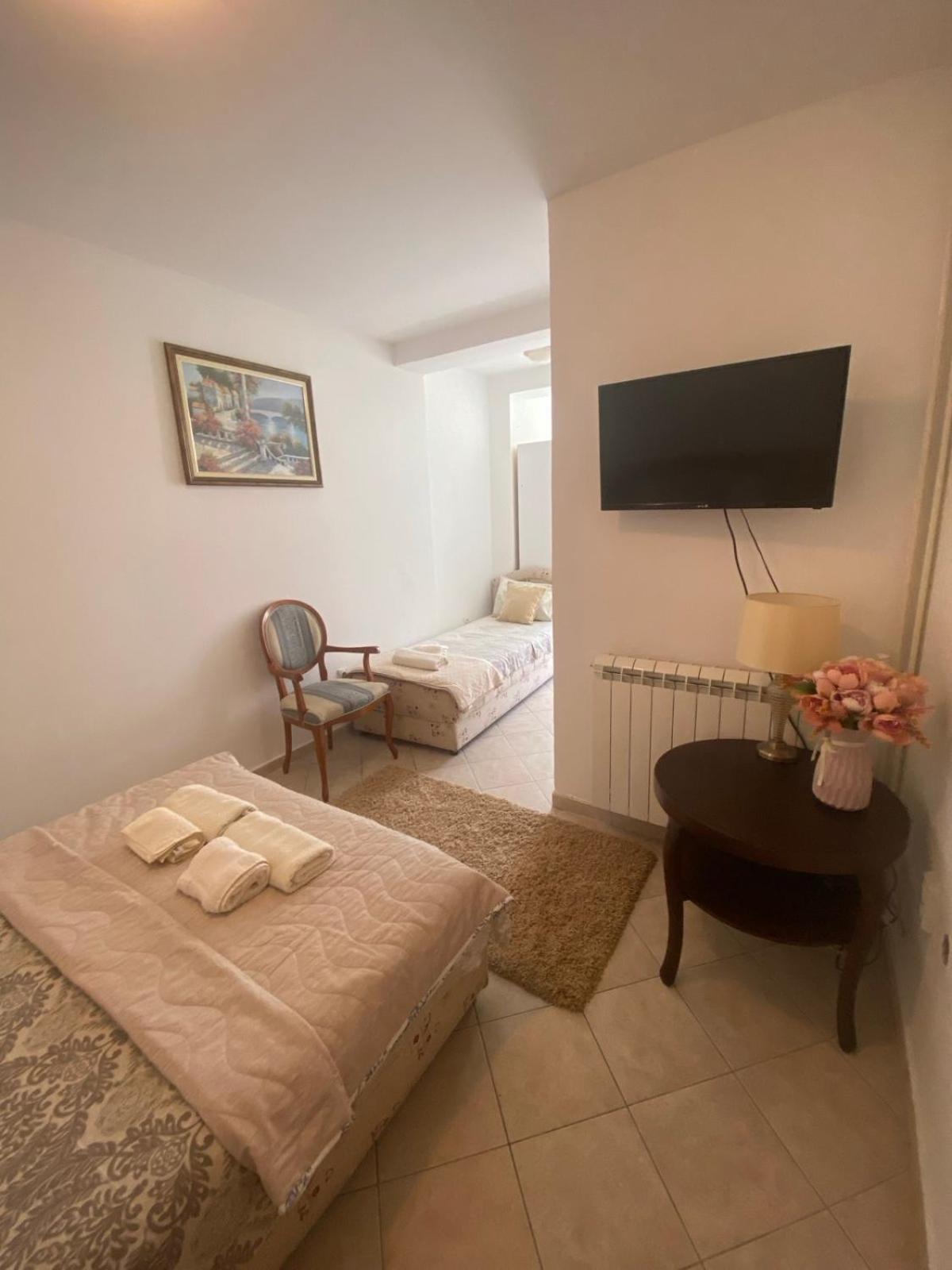 Miomir Perazic Apartments Petrovac Exterior photo
